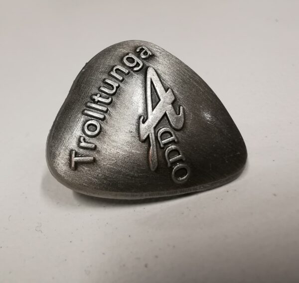 Pins, Trolltunga. Zilver Neckless