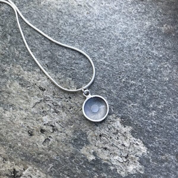 Anheng, med kjede "spor". Wildaria.