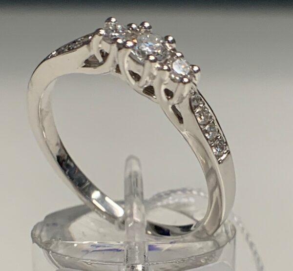 Ring, "Trio"  0,35 CT