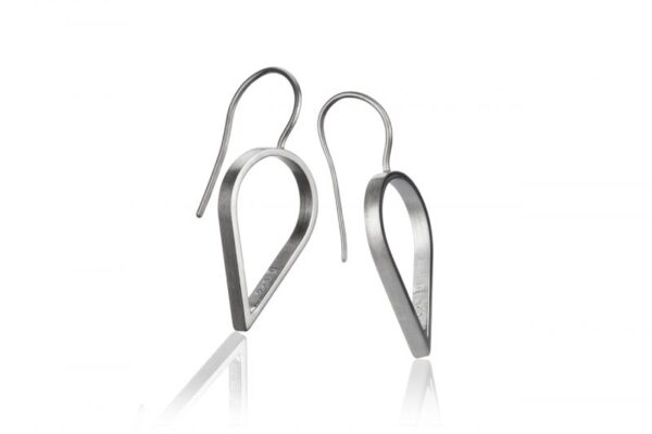 Ørepynt, sølvpiler. Bakka.